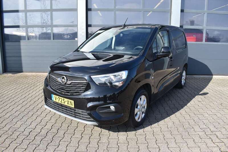 Zwart Gebruikt 2019 Opel Combo Innovation MPV | € 13.835 (Duur) - Afbeelding 1/4