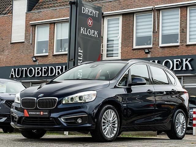 Blauw Gebruikt 2018 BMW 218 Executive Stationwagen | € 19.450 (Eerlijke prijs) - Afbeelding 1/4