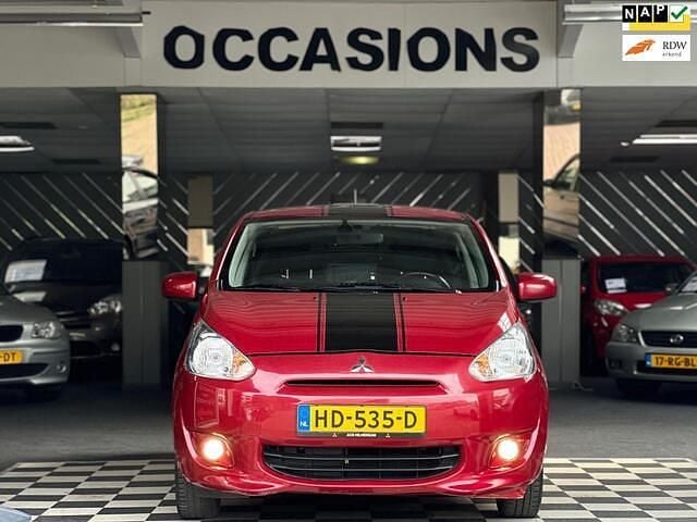 Rood Gebruikt 2015 Mitsubishi Space Star Hatchback | € 5.299 (Eerlijke prijs) - Afbeelding 1/4