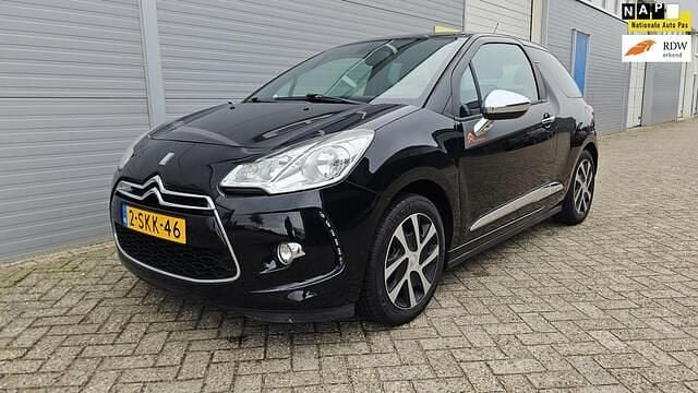 Zwart Gebruikt 2013 Citroën DS3 So Chic Hatchback | € 2.950 (Super prijs) - Afbeelding 1/4