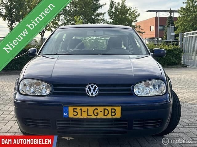 Blauw Gebruikt 2003 VW Golf IV Hatchback | € 750 (Goede deal) - Afbeelding 1/4