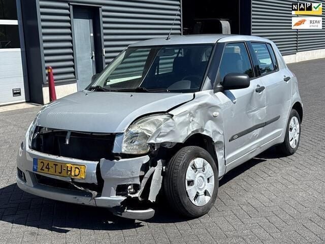 Grijs Gebruikt 2006 Suzuki Swift Hatchback | € 850 (Super prijs) - Afbeelding 1/4