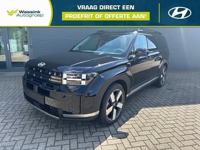 Zwart Nieuw 2025 Hyundai Santa Fe Premium SUV | € 58.601 (Super prijs) - Afbeelding 1/4