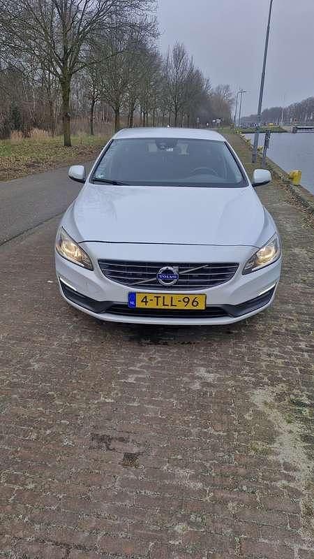 Occasion Volvo V60 Momentum 150 PK (110 kW) 2014 Wit Stationwagen