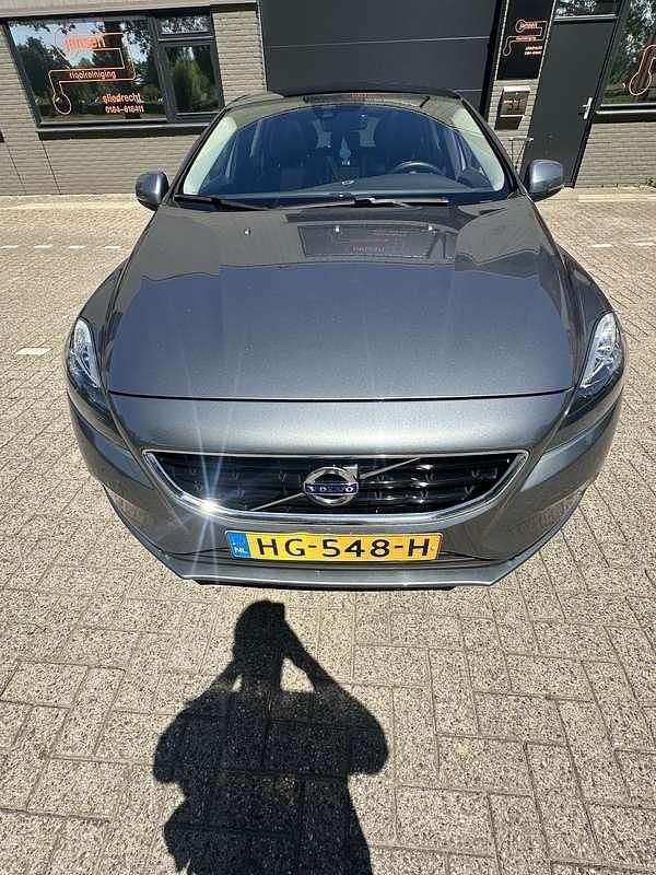 Grijs Gebruikt 2015 Volvo V40 Stationwagen | € 9.100 - Afbeelding 1/4