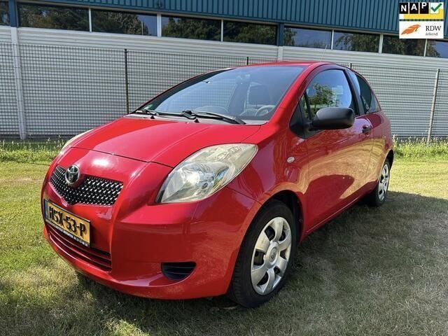 Rood Gebruikt 2008 Toyota Yaris Hatchback | € 2.449 (Goede deal) - Afbeelding 1/4