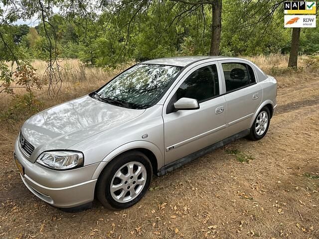 Grijs Gebruikt 2004 Opel Astra Njoy Hatchback | € 1.850 (Eerlijke prijs) - Afbeelding 1/4
