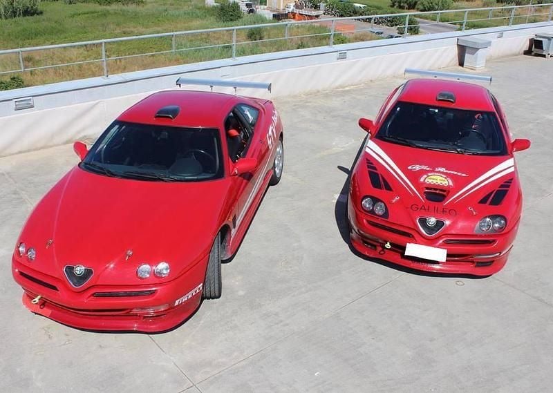 Occasion Alfa Romeo GTV 220 PK (161 kW) 2000 Rood Coupé