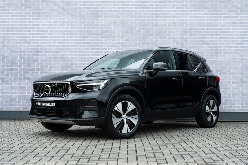 Zwart Gebruikt 2023 Volvo XC40 SUV | € 37.899 (Eerlijke prijs) - Afbeelding 1/4