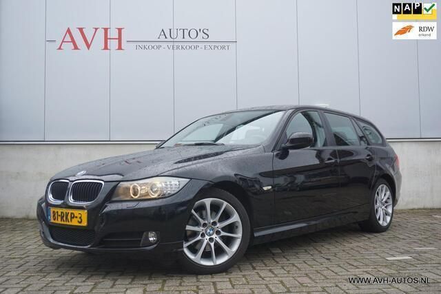 Zwart Gebruikt 2011 BMW 318 Stationwagen | € 6.950 (Iets duurder) - Afbeelding 1/4