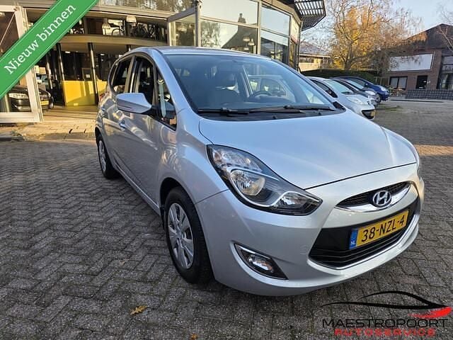 Grijs Occasion 2011 Hyundai ix20 Hatchback | € 4.999 (Eerlijke prijs) - Afbeelding 1/4