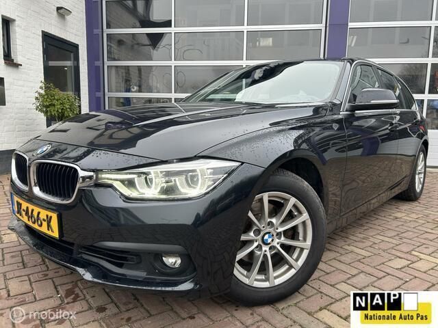 Zwart, metallic lak Gebruikt 2016 BMW 320 Stationwagen | € 16.499 (Goede deal) - Afbeelding 1/4