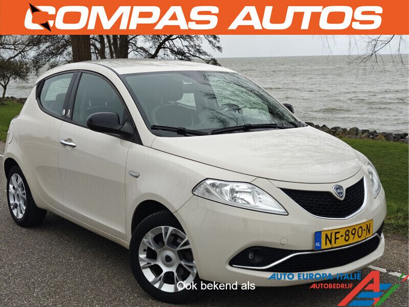 Beige Gebruikt 2017 Lancia Ypsilon Hatchback | € 6.950 (Eerlijke prijs) - Afbeelding 1/4