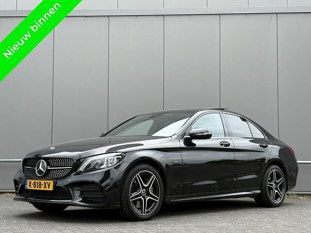 Zwart Gebruikt 2021 Mercedes C300 AMG Sedan | € 31.500 (Goede deal) - Afbeelding 1/4