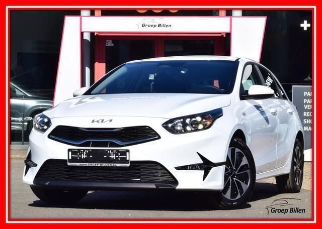 Wit Nieuw 2025 Kia Ceed Hatchback | € 20.790 - Afbeelding 1/4