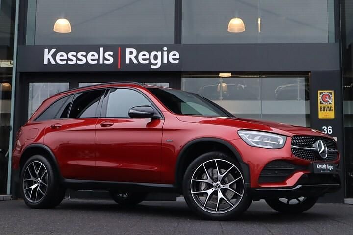 Occasion Mercedes GLC300e AMG 320 PK (235 kW) 2021 Rood SUV
