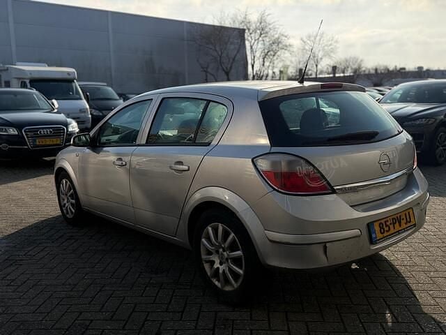 Occasion Opel Astra Enjoy 105 PK (77 kW) 2004 Grijs (metallic) Hatchback