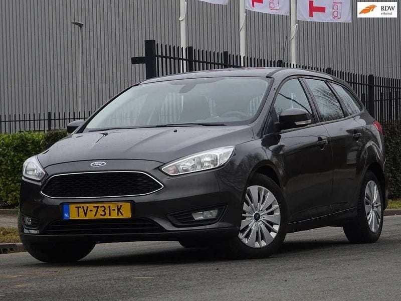 Grijs Occasion 2016 Ford Focus Titanium Stationwagen | € 7.999 (Goede deal) - Afbeelding 1/4