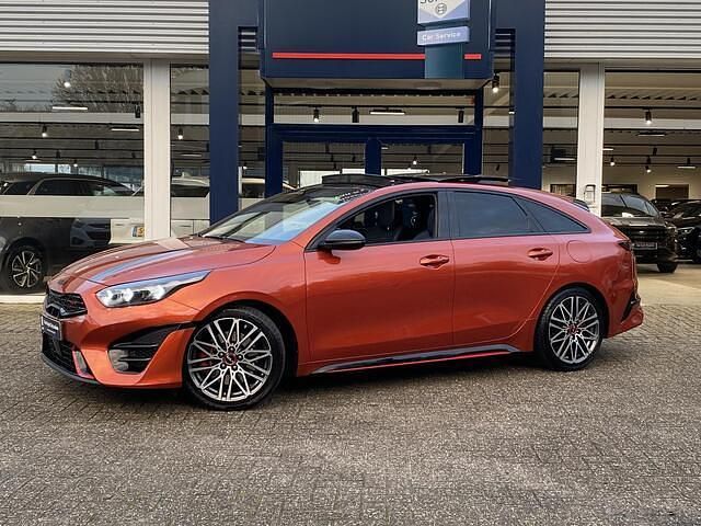 Occasion Kia ProCeed Premium 204 PK (150 kW) 2023 Oranje Stationwagen