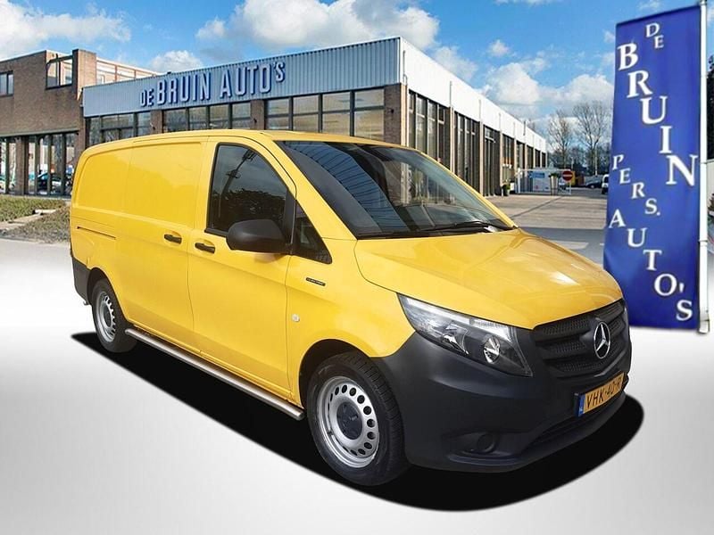 Geel Gebruikt 2020 Mercedes e-Vito MPV | € 13.700 (Eerlijke prijs) - Afbeelding 1/4