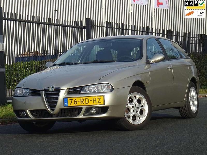 Grijs Gebruikt 2005 Alfa Romeo 156 Stationwagen | € 1.499 - Afbeelding 1/4