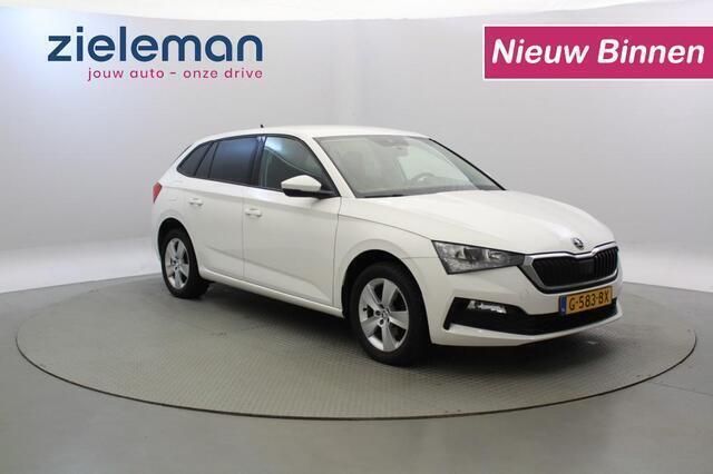 Wit, metallic lak Gebruikt 2019 Skoda Scala Ambition Hatchback | € 13.345 (Eerlijke prijs) - Afbeelding 1/4