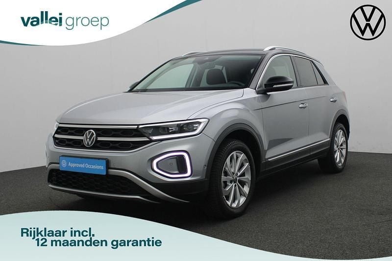 Zilver Gebruikt 2023 VW T-Roc Style SUV | € 27.950 (Eerlijke prijs) - Afbeelding 1/4