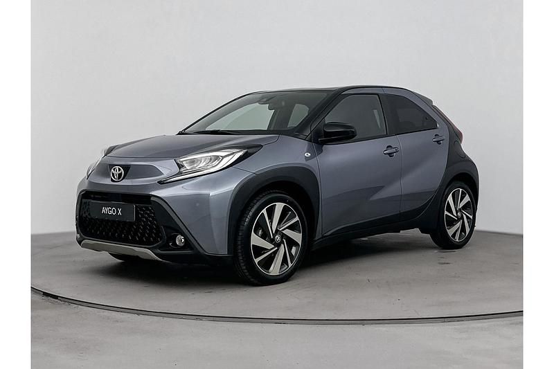 Grijs Gebruikt 2024 Toyota Aygo Premium Hatchback | € 23.900 (Duur) - Afbeelding 1/1