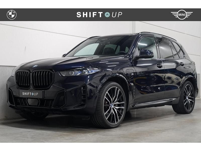 Zwart Occasion 2023 BMW X5 M Sport SUV | € 81.940 (Eerlijke prijs) - Afbeelding 1/3