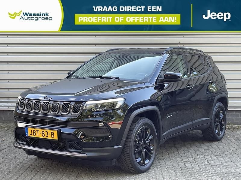 Zwart Gebruikt 2022 Jeep Compass SUV | € 26.390 (Eerlijke prijs) - Afbeelding 1/4