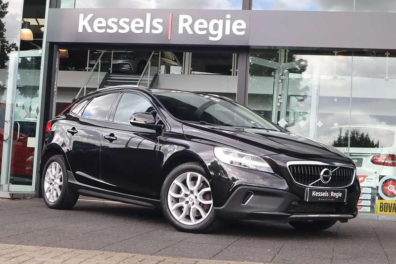 Zwart Gebruikt 2019 Volvo V40 CC Stationwagen | € 18.950 (Goede deal) - Afbeelding 1/4
