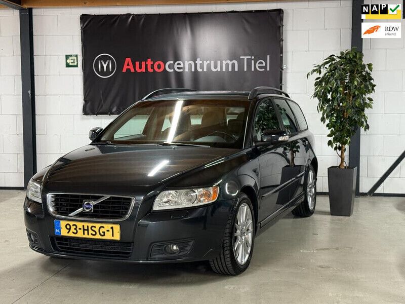 Grijs Gebruikt 2009 Volvo V50 Stationwagen | € 4.199 (Eerlijke prijs) - Afbeelding 1/4