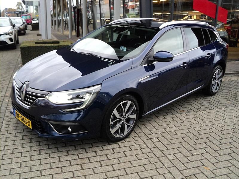 Occasion Renault Mégane GrandTour Bose Edition 132 PK (97 kW) 2017 Blauw Stationwagen
