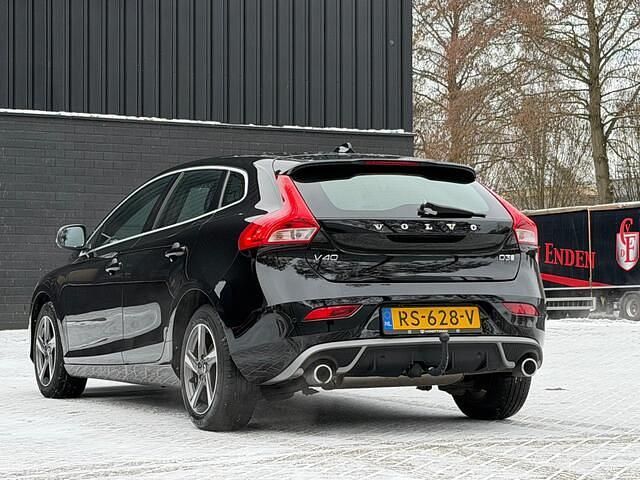 Occasion Volvo V40 Business Edition 150 PK (110 kW) 2018 Zwart (metallic) Hatchback