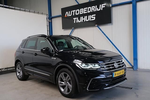 Occasion VW Tiguan R-line 150 PK (110 kW) 2022 Zwart (metallic) SUV