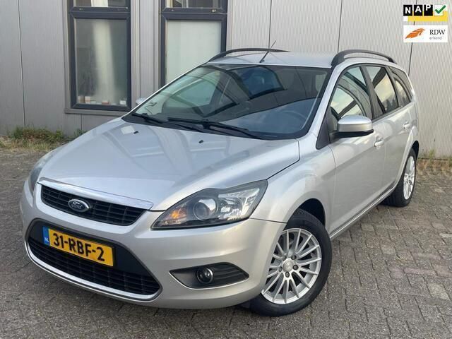 Grijs Gebruikt 2009 Ford Focus Trend Stationwagen | € 3.999 (Iets duurder) - Afbeelding 1/4