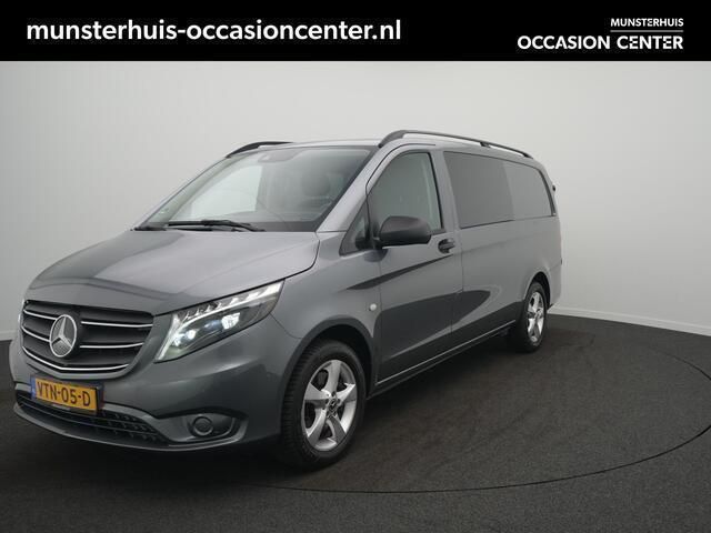 Grijs Gebruikt 2023 Mercedes Vito MPV | € 49.500 - Afbeelding 1/4