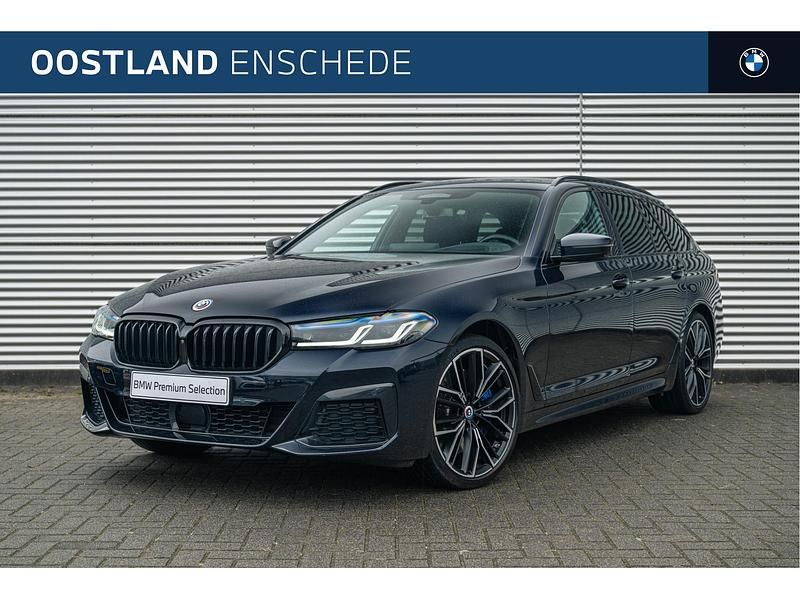 Zwart Gebruikt 2023 BMW 540 Comfort Edition Stationwagen | € 69.950 - Afbeelding 1/4