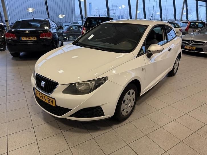 Wit Occasion 2010 Seat Ibiza SC Style Hatchback | € 990 (Goede deal) - Afbeelding 1/4