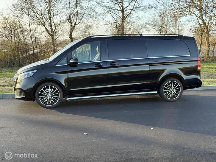 Overige Occasion 2023 Mercedes V300 MPV | € 59.999 (Super prijs) - Afbeelding 1/4