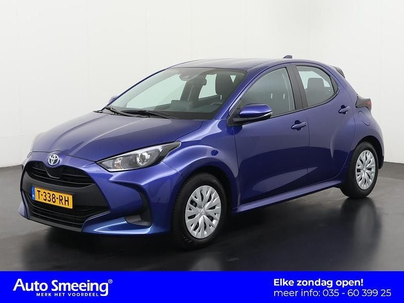 Blauw Occasion 2023 Toyota Yaris Hybrid Active Hatchback | € 20.690 (Goede deal) - Afbeelding 1/4