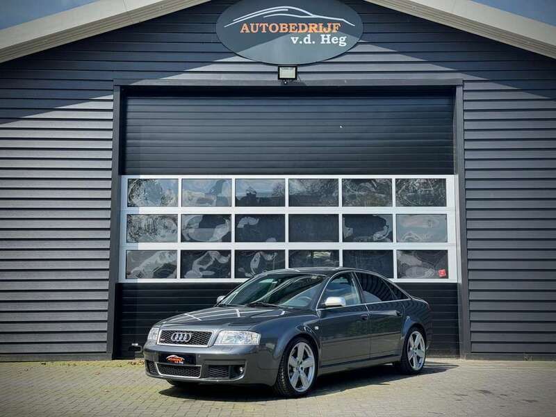 Grijs, metallic lak Gebruikt 2003 Audi RS6 S-Line Sedan | € 33.999 - Afbeelding 1/4