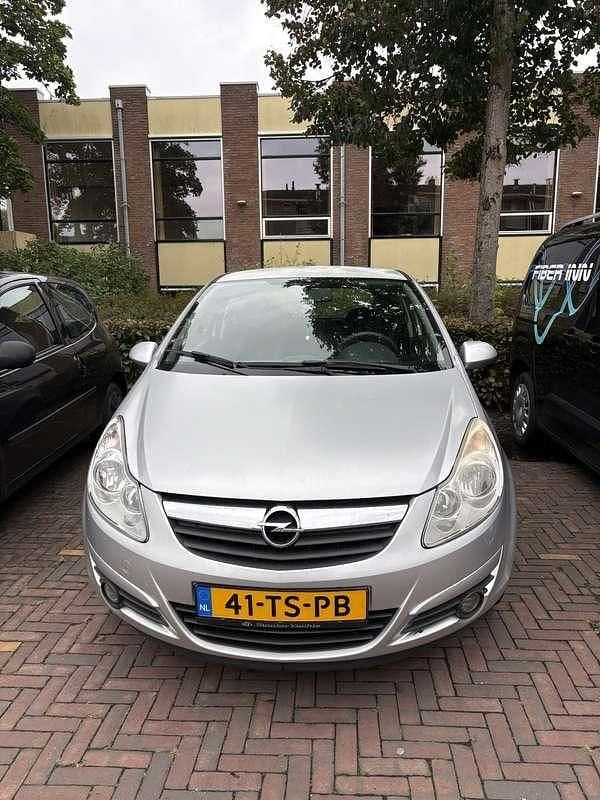 Grijs Gebruikt 2007 Opel Corsa Enjoy Hatchback | € 2.000 (Super prijs) - Afbeelding 1/4