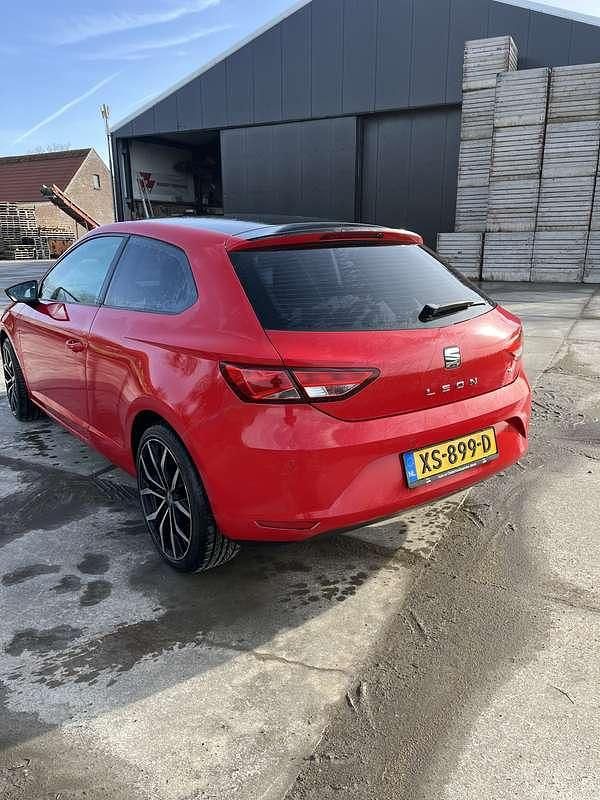Occasion Seat Leon Style 105 PK (77 kW) 2014 Rood Hatchback