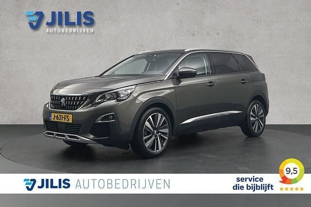 Grijs, metallic lak Gebruikt 2020 Peugeot 5008 Premium MPV | € 17.450 (Goede deal) - Afbeelding 1/3