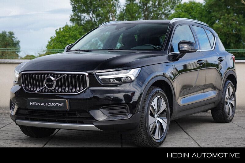 Zwart Gebruikt 2022 Volvo XC40 Inscription SUV | € 36.995 (Iets duurder) - Afbeelding 1/4
