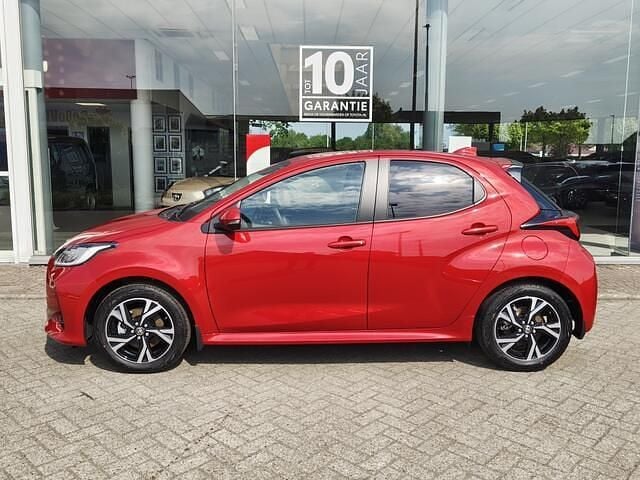 Occasion Toyota Yaris Style 114 PK (83 kW) 2024 Rood Hatchback