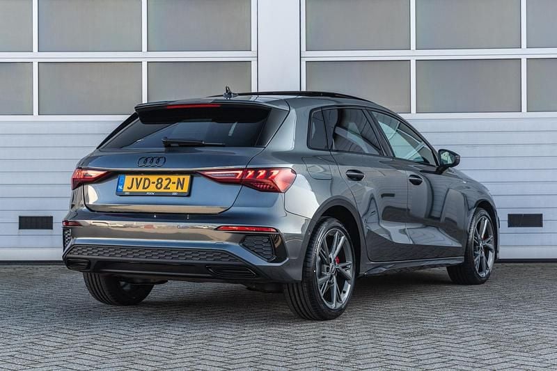 Occasion Audi A3 Sportback e-tron Competition 2026 Grijs Hatchback