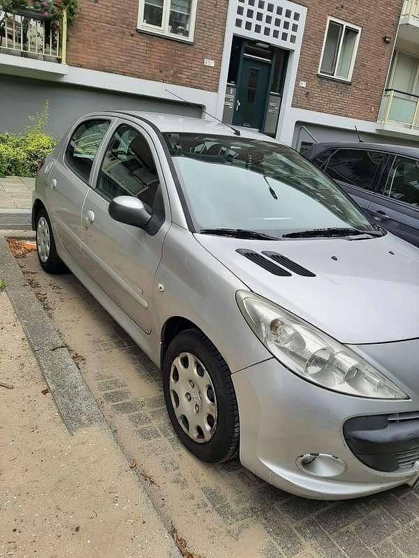 Grijs Gebruikt 2011 Peugeot 206 Hatchback | € 2.200 (Goede deal) - Afbeelding 1/4