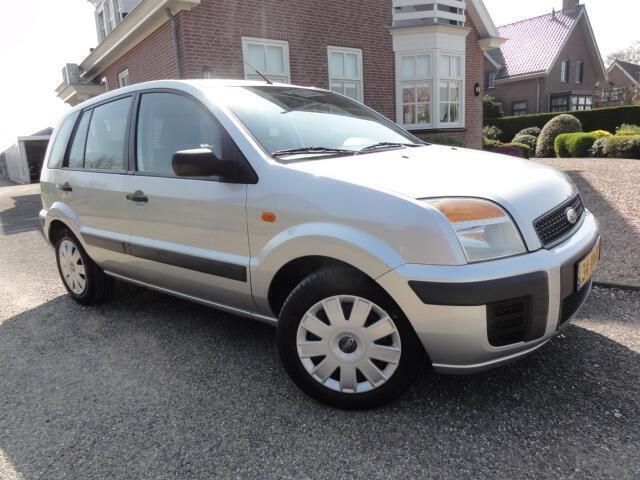Grijs Gebruikt 2007 Ford Fusion MPV | € 3.750 (Eerlijke prijs) - Afbeelding 1/4